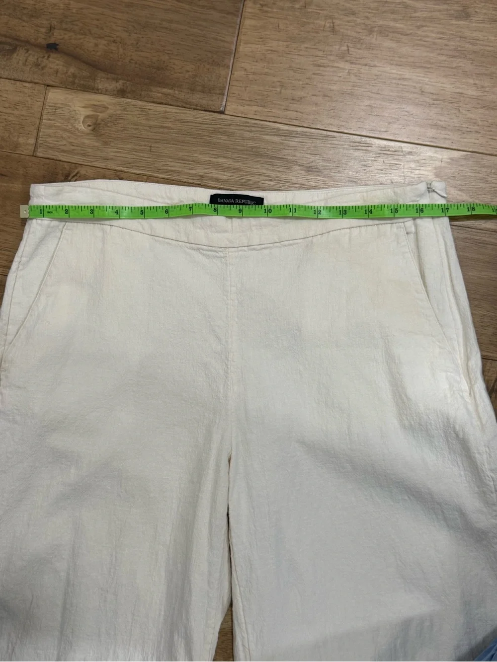 Banana Republic Cream Linen/Rayon Wide Leg Cropped Pants With Fringe Hem